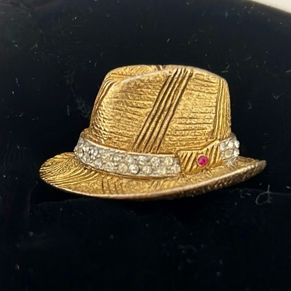 BSK Jewelry - Vintage / 40’s~70’s / My Fair Lady Fedora Brooch